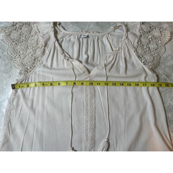 Old Navy Women’s Relaxed Tie Neck Crochet Lace Sleeve Blouse Peasant XS White - Picture 7 of 8